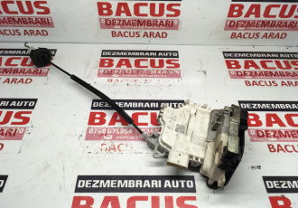 Broasca stanga spate Audi A4 B8 cod: 8k0839015c