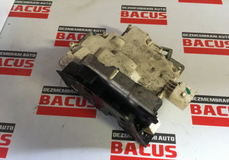 Broasca usa dreapta spate Audi A4 B8 cod: 8k0839016