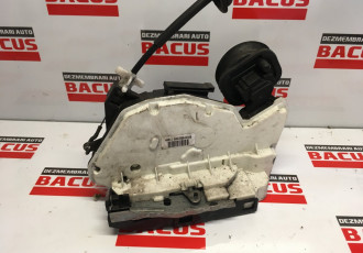 Broasca usa stanga spate VW Golf 6 cod: 5k4839015b