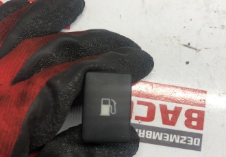 Buton deschidere rezervor Toyota Avensis, 15C252, an 2009-2015