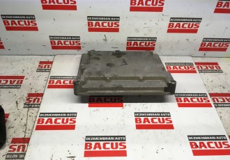 Calculator motor/ecu Volvo 1.8 benzina cod 30729274A