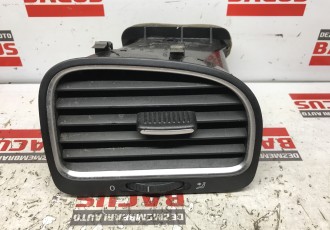 Grila Ventilatie Dreapta Vw Golf 6 Cod 5k0819710