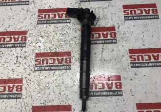 Injector Volkswagen Golf 6 / Audi A4 B8 2.0 TDI Cod : 03L130277