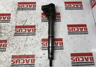 Injector VW Passat B7 / Golf 6 2.0 TDI Motor CFF Cod : 03L130277J / 0445110369