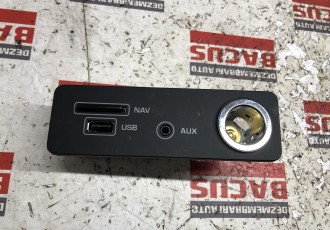 Panou Priza 12V / AUX / USB / SD Jaguar XF An 2015 Cod : FK72 19C166 BC  /  FK7219C166BC