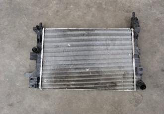 Radiator apa Ford Focus 3 facelift cod: bv61 8005 bd