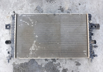 Radiator apa pentru Opel Astra H cod: 13170110