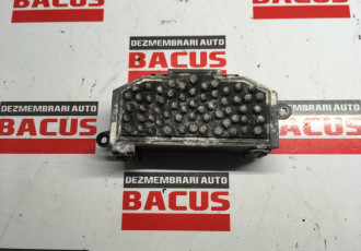 Releu aeroterma Audi A4 B8 cod: 8k0820521b