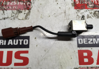 Senzor pompa apa Audi A6 4G cod: 04l907284