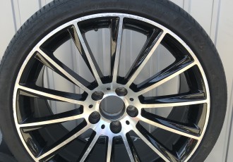 Set Jante Aliaj Mercedes Una Cu Defect Pe 19"