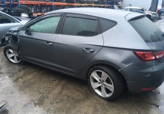 USA STANGA FATA SEAT LEON Hatchback AN-2014, 2.0 DIESEL, KM-170.000 cu mic defect