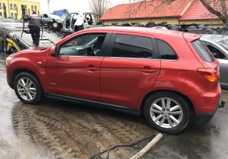 USA STANGA SPATE Mitsubishi ASX ; AN- 2012; 1.8 DIESEL; 160.000 km 